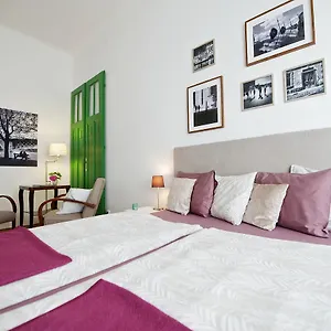 Door Family Apartamento Budapest